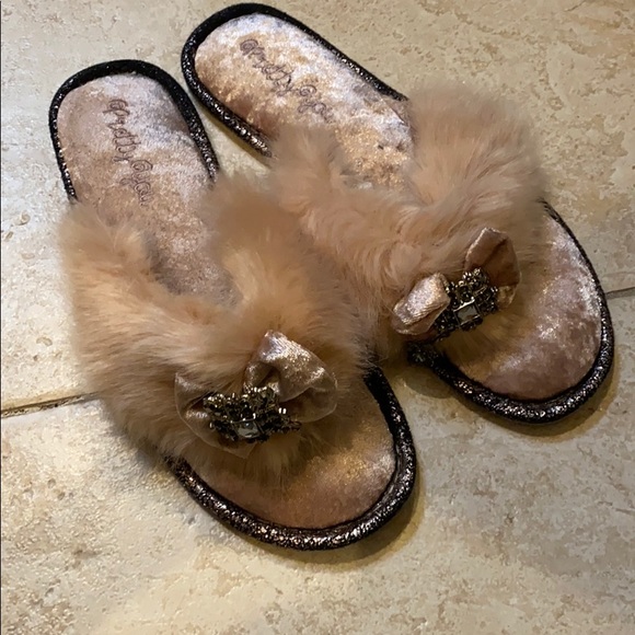 Slippers - Picture 4 of 4